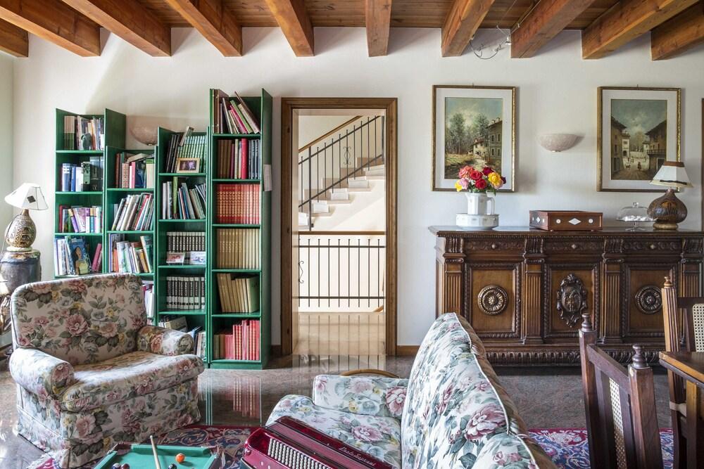 ヴィッラフランカ・ディ・ヴェローナ Relais Ca' Maddalenaヴィラ エクステリア 写真