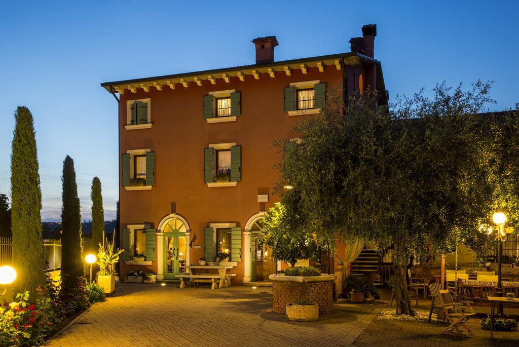 ヴィッラフランカ・ディ・ヴェローナ Relais Ca' Maddalenaヴィラ エクステリア 写真