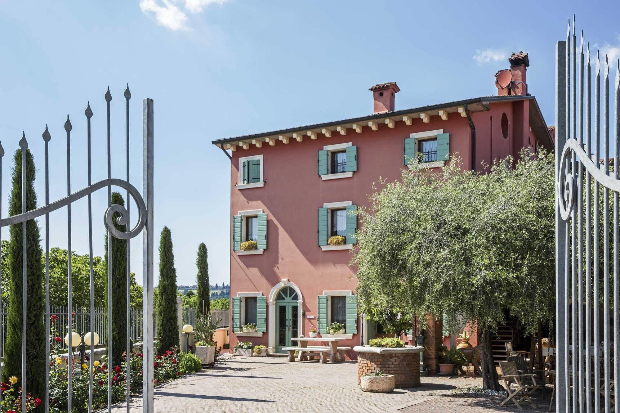 ヴィッラフランカ・ディ・ヴェローナ Relais Ca' Maddalenaヴィラ エクステリア 写真